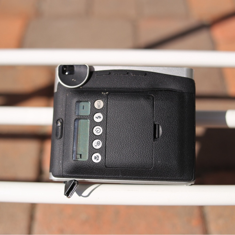 Fujifilm Instax Mini 90 Neo Classic Polaroid Film Camera - Picture 3 of 6